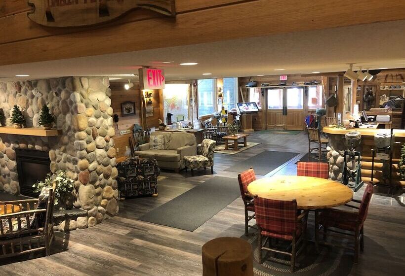 فندق The Lodge At Crooked Lake