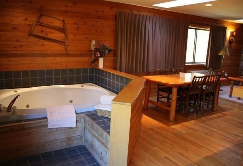 فندق The Lodge At Crooked Lake