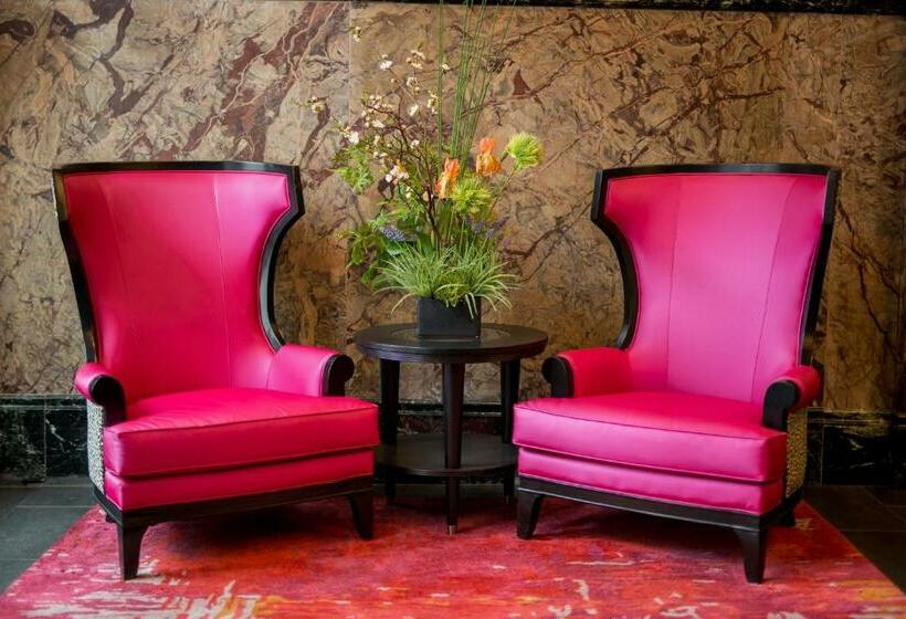 Отель The Parker Inn And Suites