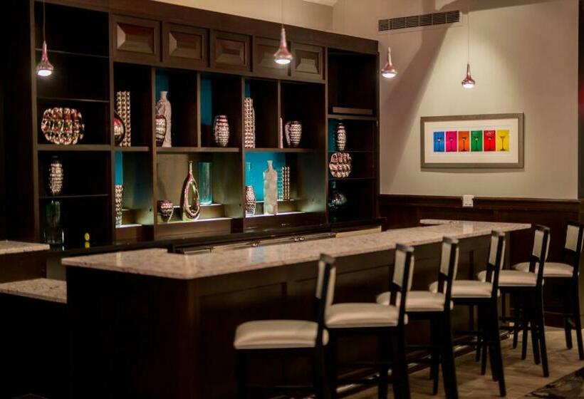 فندق The Parker Inn And Suites