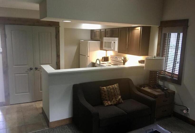 هتل The Pines At Sunriver