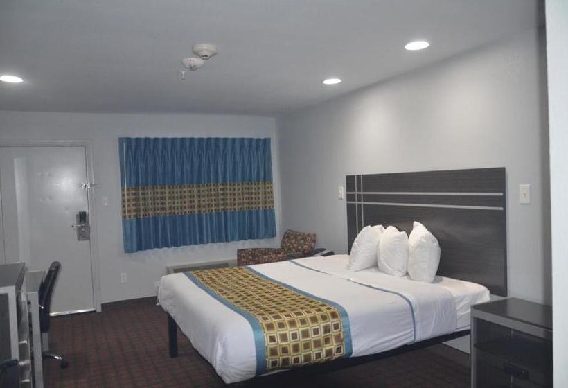 Отель Travelers Inn