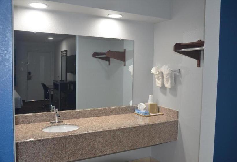 Отель Travelers Inn