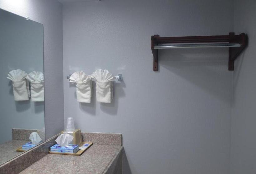 Отель Travelers Inn