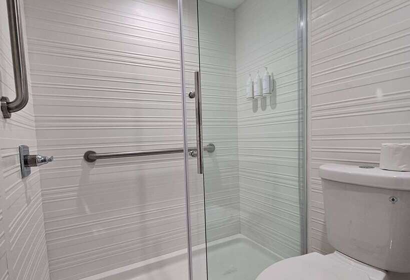 فندق Travelodge Inn & Suites By Wyndham Fullerton