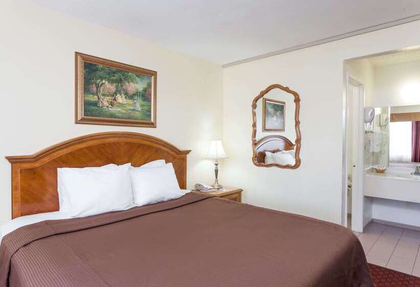 فندق Travelodge Inn & Suites By Wyndham Fullerton