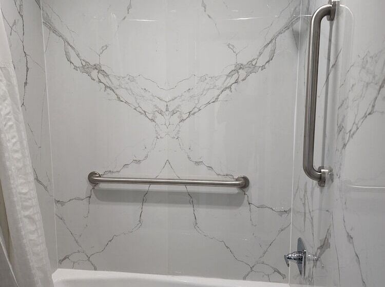 فندق Travelodge Inn & Suites By Wyndham Fullerton