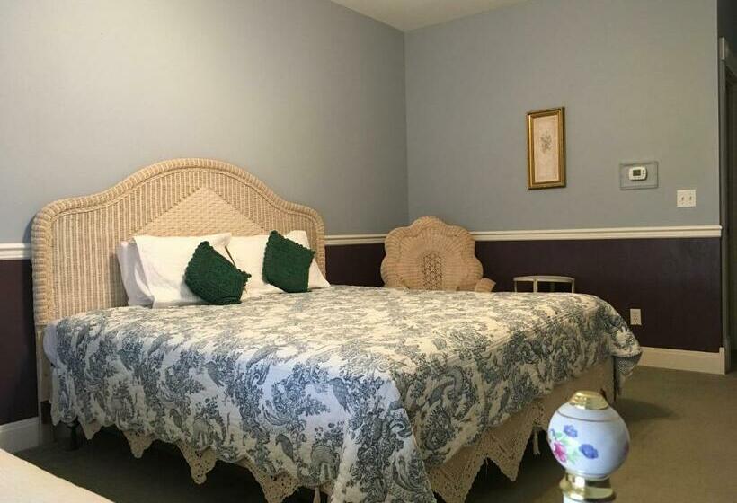 Отель Victorian Veranda Country Inn