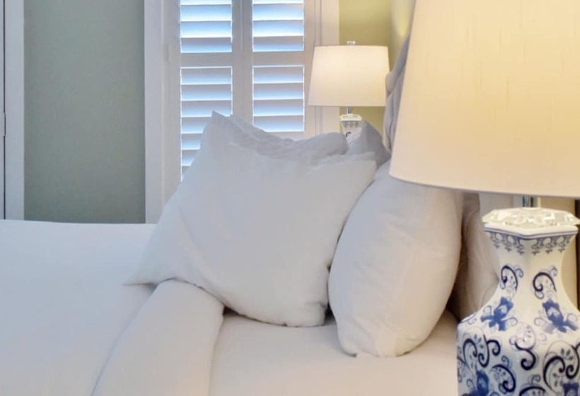 Отель Village Inn And Pub