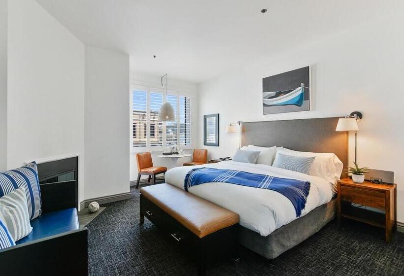 فندق Waters Edge