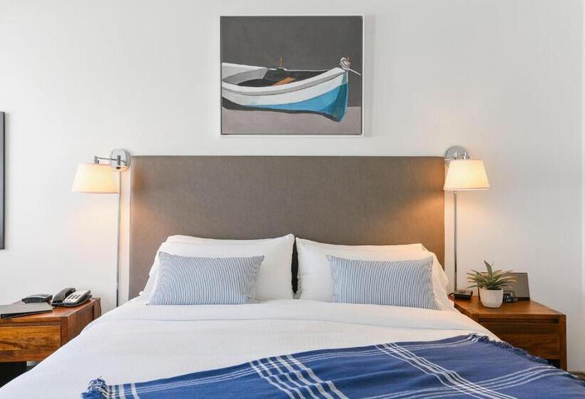 فندق Waters Edge