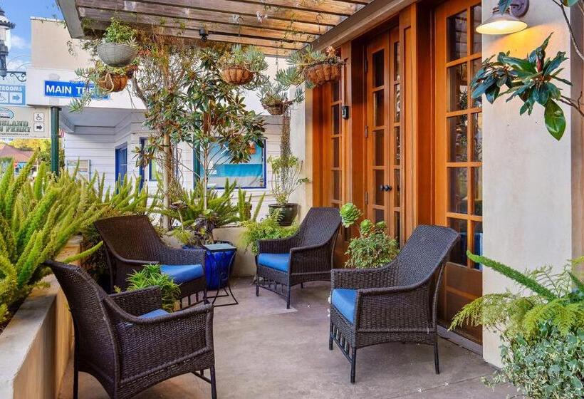 فندق Waters Edge