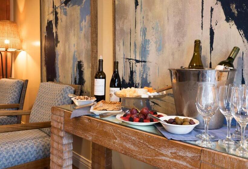 فندق Waters Edge