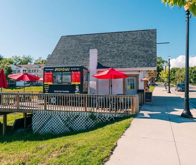 酒店 Weathervane Inn