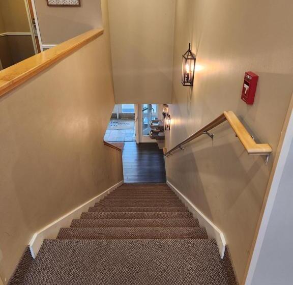 酒店 Weathervane Inn