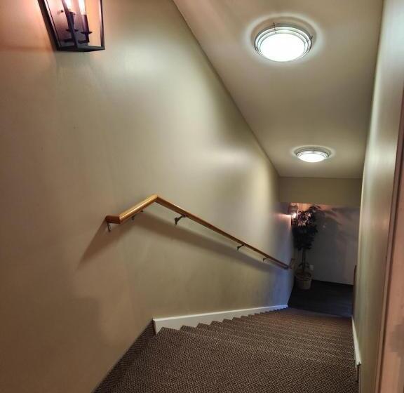 酒店 Weathervane Inn