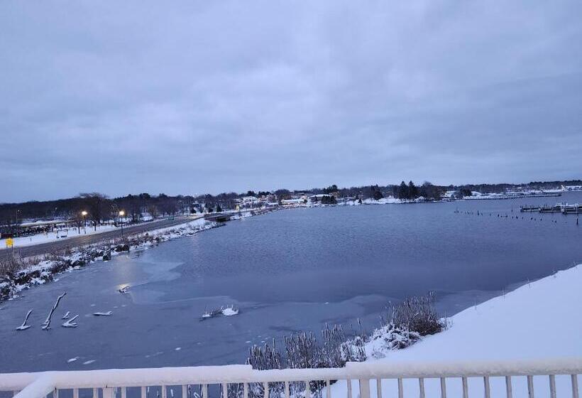 酒店 Weathervane Inn