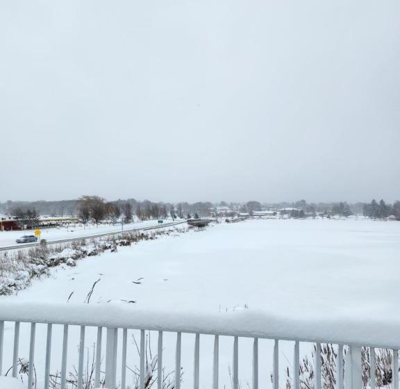 酒店 Weathervane Inn