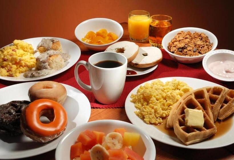 فندق Whispering Hills Inn