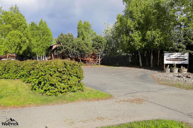 Jewel Lake Bed And Breakfast