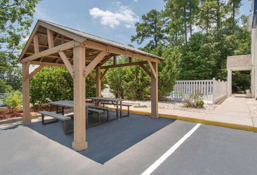 Microtel Inn & Suites By Wyndham Augusta/riverwatch