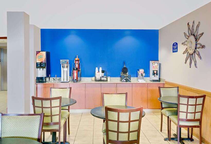 Microtel Inn & Suites By Wyndham Augusta/riverwatch