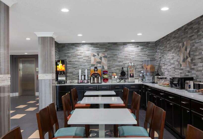 Microtel Inn & Suites By Wyndham Augusta/riverwatch