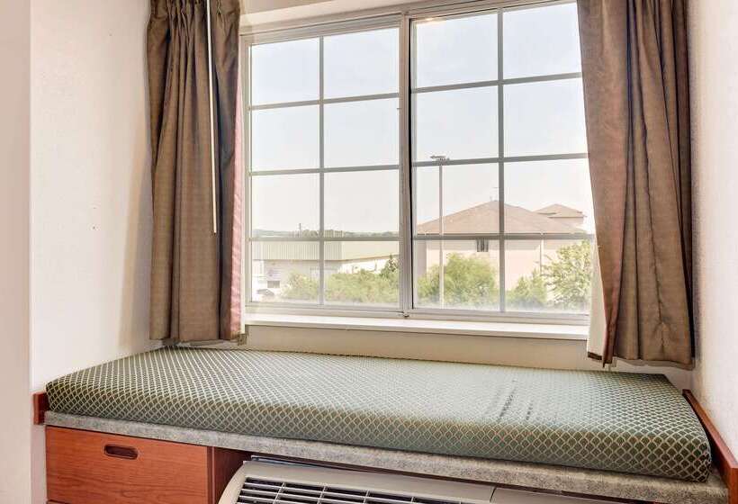 Microtel Inn & Suites By Wyndham Augusta/riverwatch