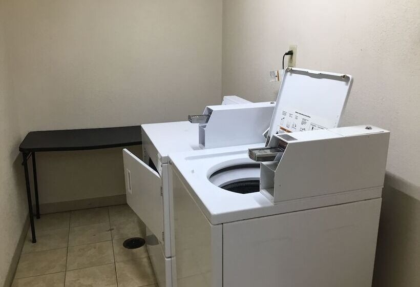 Microtel Inn & Suites By Wyndham Augusta/riverwatch