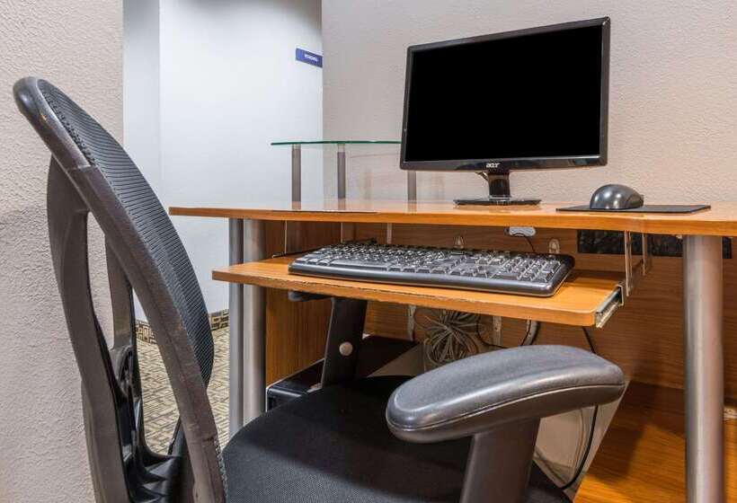 Microtel Inn & Suites By Wyndham Bethel/danbury