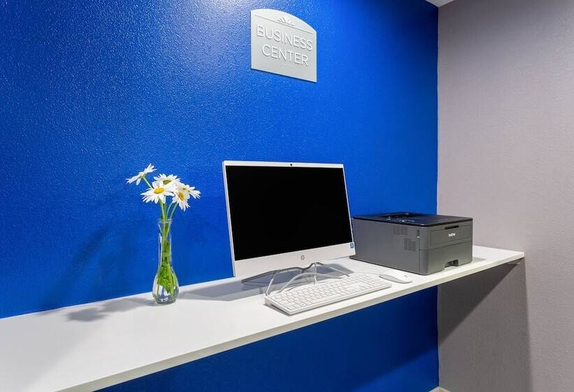 Microtel Inn & Suites By Wyndham Bethel/danbury