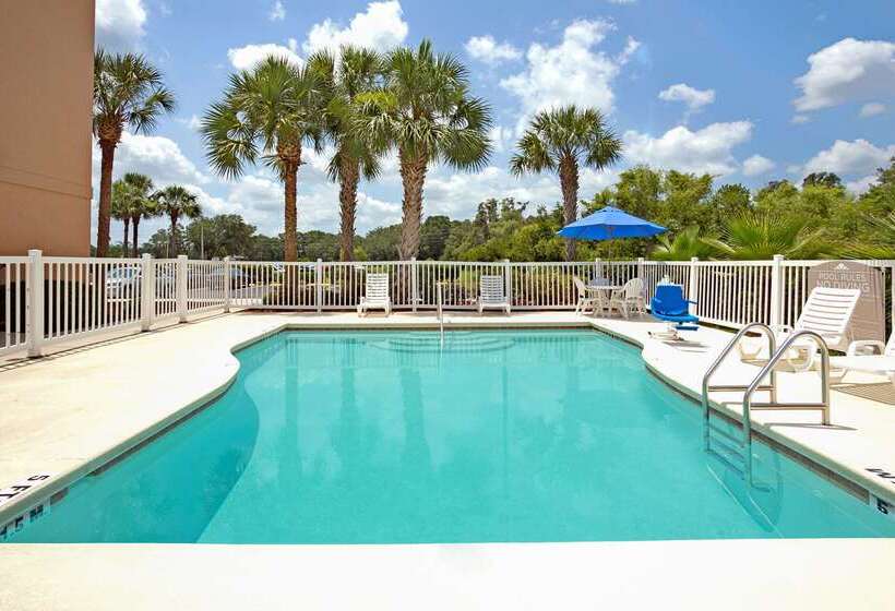 Microtel Inn & Suites By Wyndham Bushnell