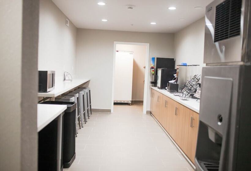 Microtel Inn & Suites By Wyndham Camp Lejeune/jacksonville