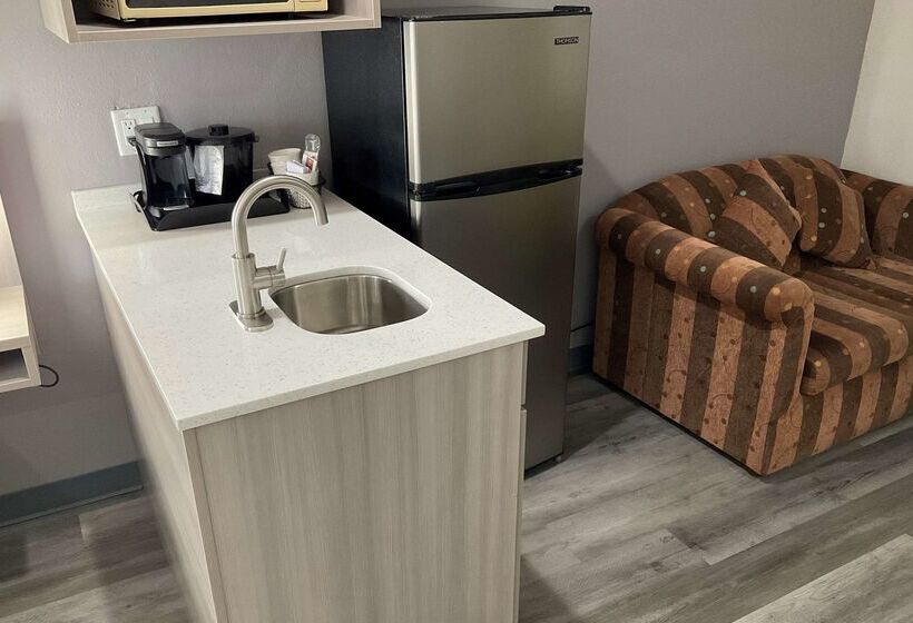 Microtel Inn And Suites Clarksville