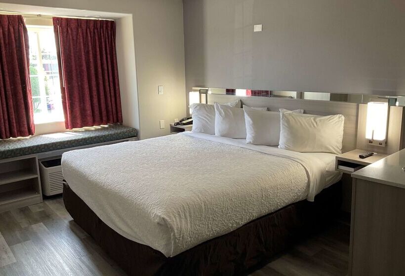 Microtel Inn And Suites Clarksville