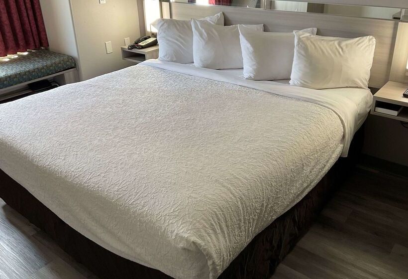 Microtel Inn And Suites Clarksville