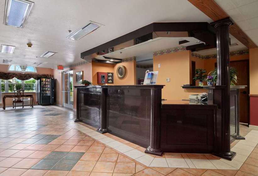 Microtel Inn And Suites Clarksville