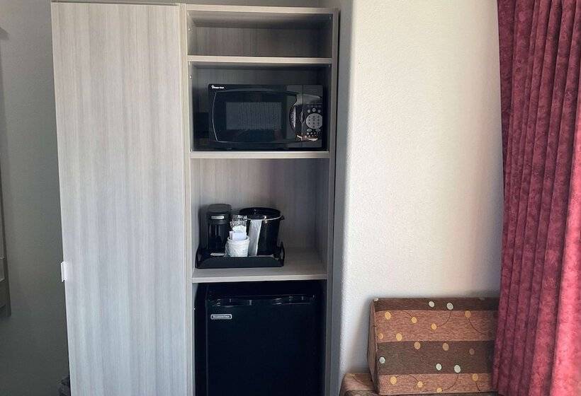 Microtel Inn And Suites Clarksville