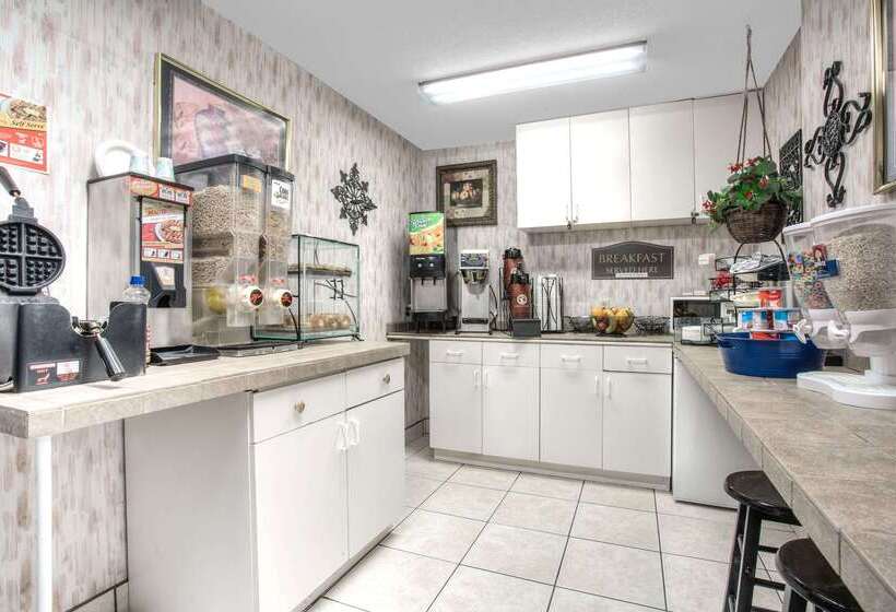 Microtel Inn & Suites By Wyndham Gallup   Pet Friendly