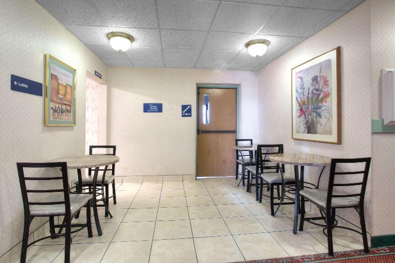 Microtel Inn & Suites By Wyndham Gallup   Pet Friendly