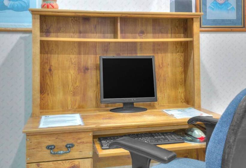 Microtel Inn & Suites By Wyndham Gallup   Pet Friendly