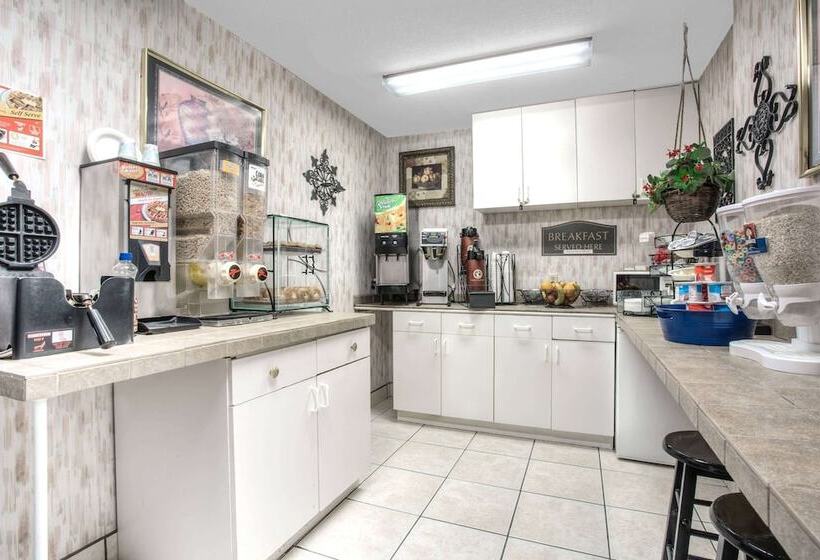 Microtel Inn & Suites By Wyndham Gallup   Pet Friendly