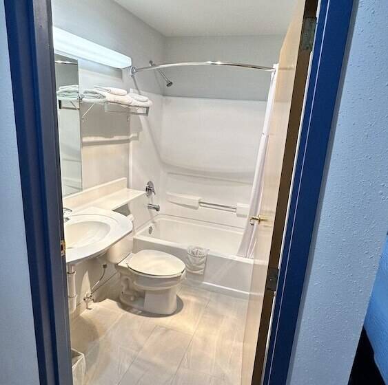 Microtel Inn & Suites By Wyndham Gallup   Pet Friendly