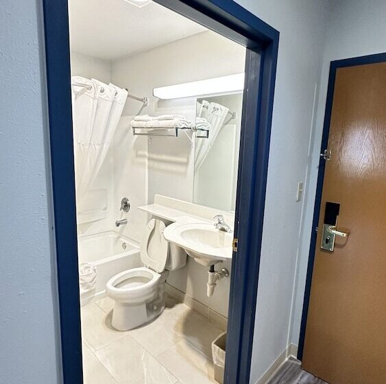 Microtel Inn & Suites By Wyndham Gallup   Pet Friendly