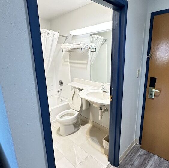 Microtel Inn & Suites By Wyndham Gallup   Pet Friendly