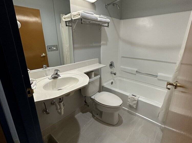 Microtel Inn & Suites By Wyndham Gallup   Pet Friendly