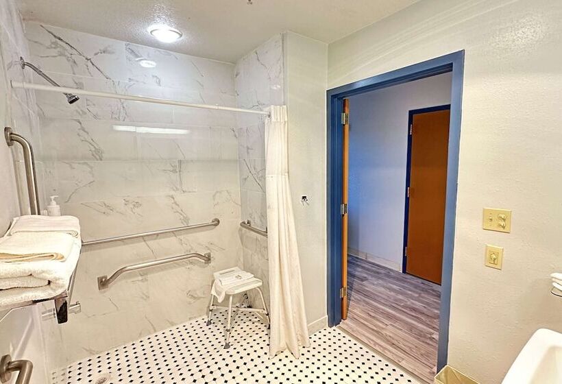 Microtel Inn & Suites By Wyndham Gallup   Pet Friendly
