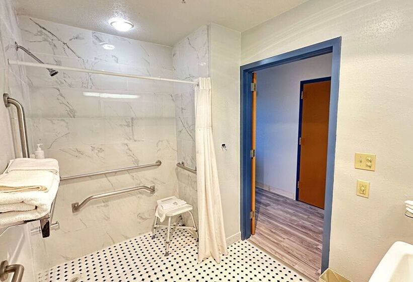 Microtel Inn & Suites By Wyndham Gallup   Pet Friendly