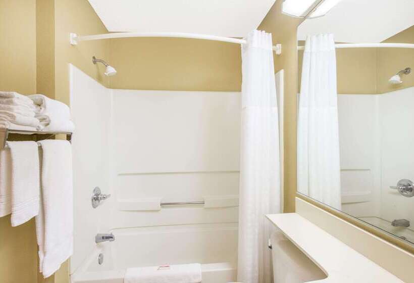 Microtel Inn And Suites Independence