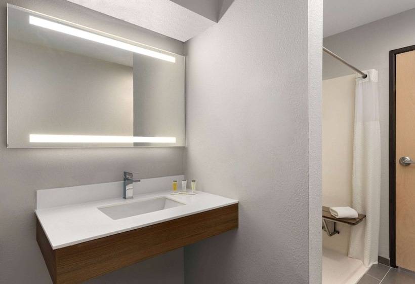 Microtel Inn And Suites Independence